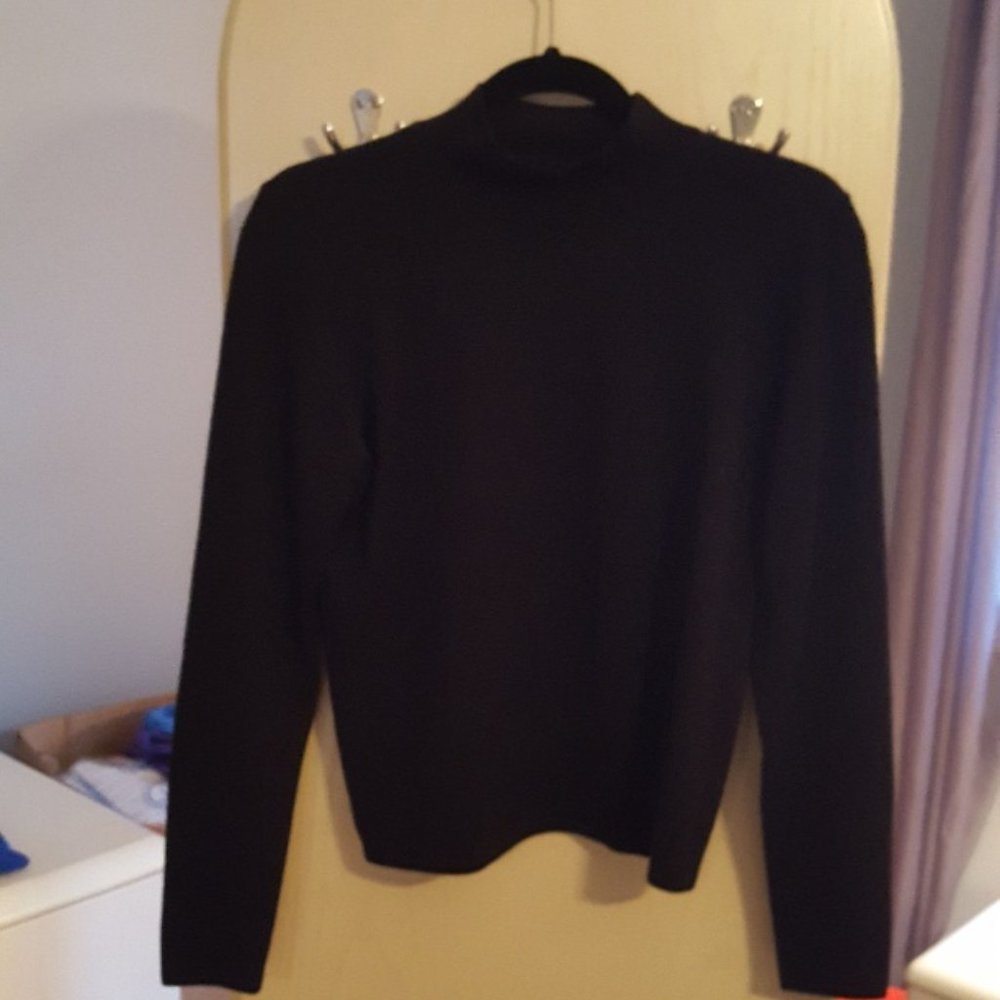 Women's Black long sleeve sweater